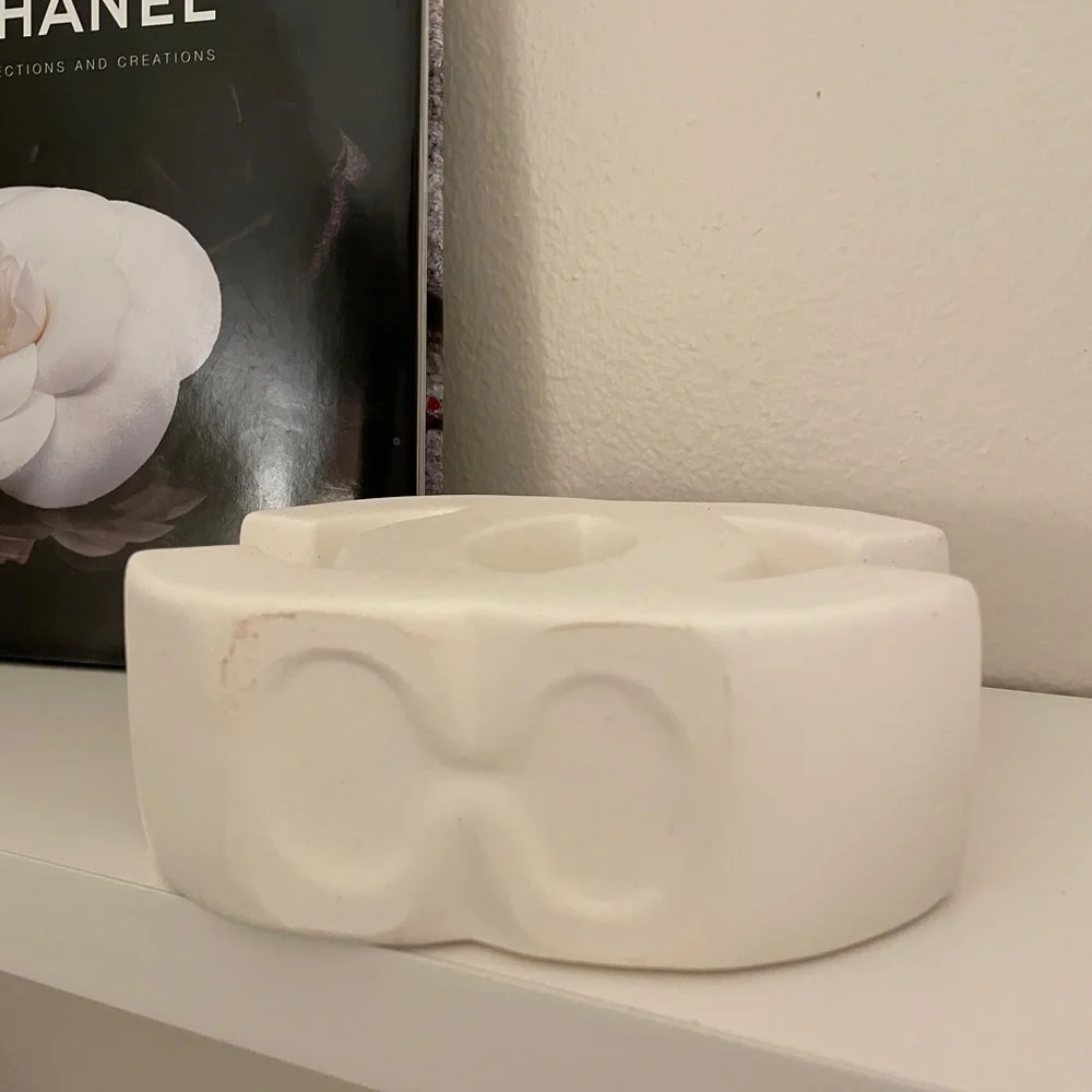 Chanel vibes ceramic vase - Picture 4 of 6